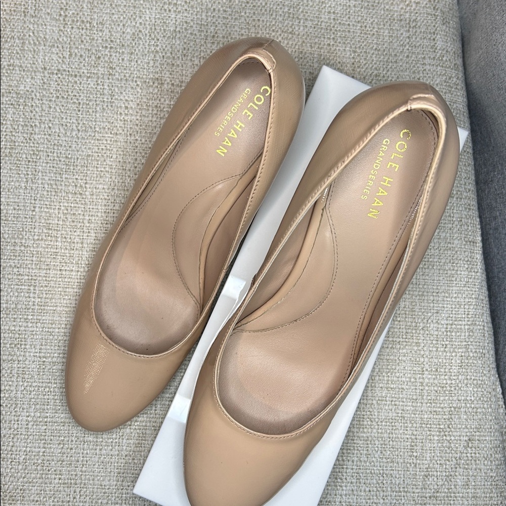Cole Hahn Patent Leather Nude Pumps - Picture 4 of 9